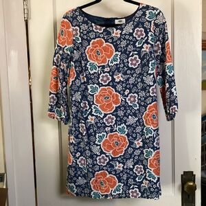 Super cute floral tunic, size M
